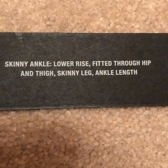 Floral skinny ankle pants/jeans, stretchy material - Picture 9 of 11